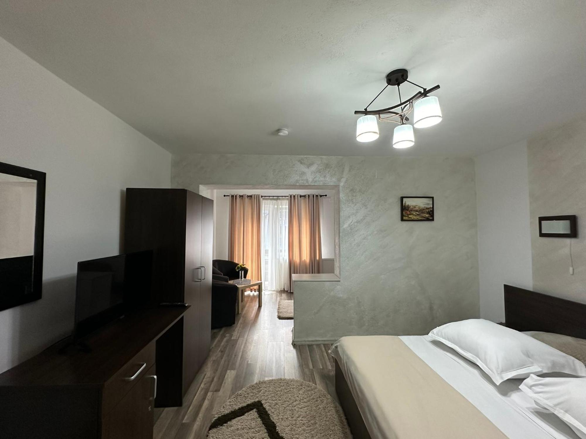Отель Casuta De Langa Izvor Моечиу-де-Сус Экстерьер фото
